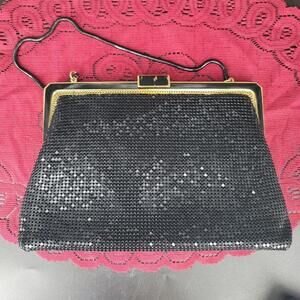 Vintage Black And Gold Metal Mesh Evening Bag Purse Clasp Closure Made in Hong K